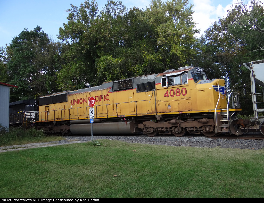 UP 4080 on the Stroudsburg secondary